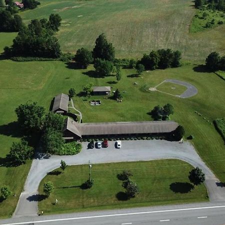 The Meadowlark Inn East Springfield Exterior photo